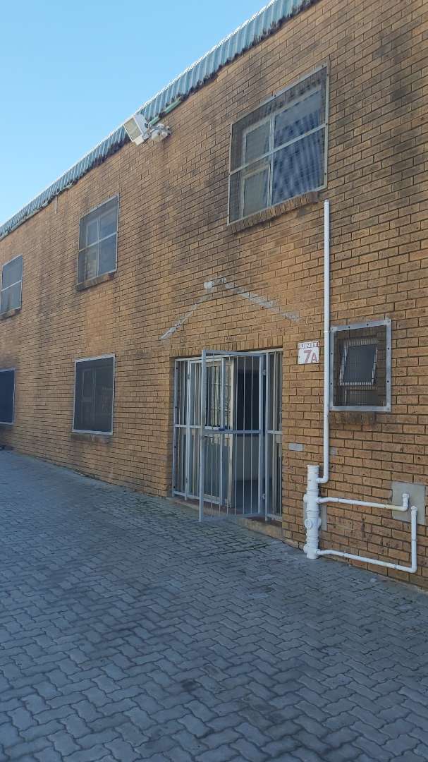 To Let Commercial Property for Rent in Sidwell Eastern Cape